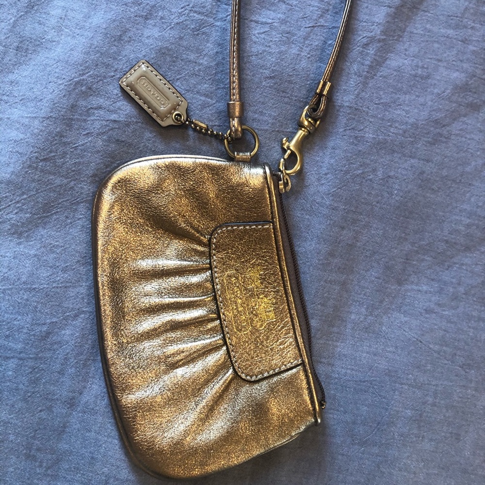 Good coach wristlet
